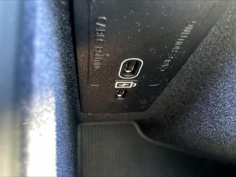 New 2027 Volvo XC60 B5 Plus AWD/4WD image 23