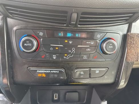 Used 2017 Ford Escape Titanium AWD/4WD image 19