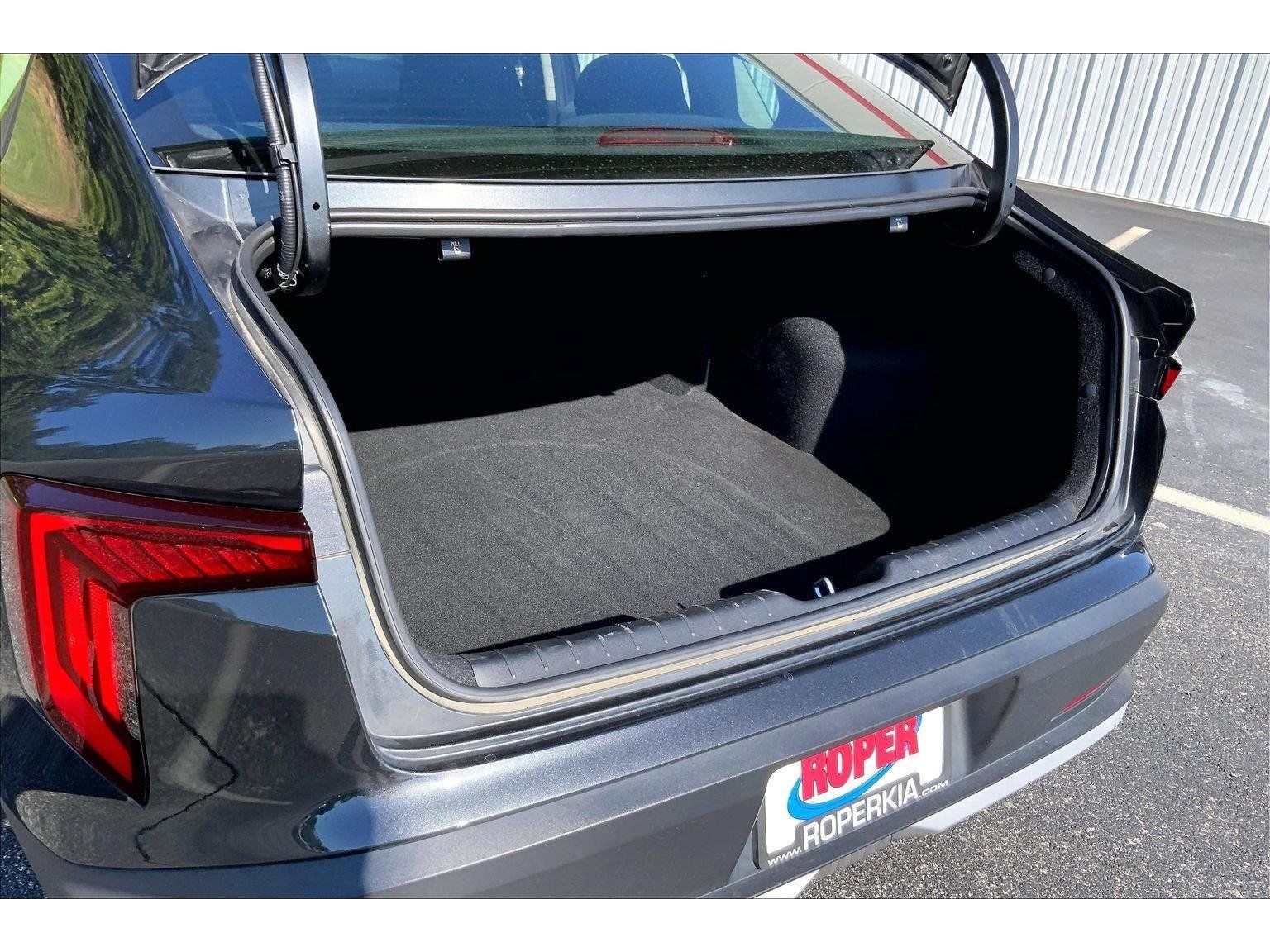 Used 2025 Kia K4 FWD image 25