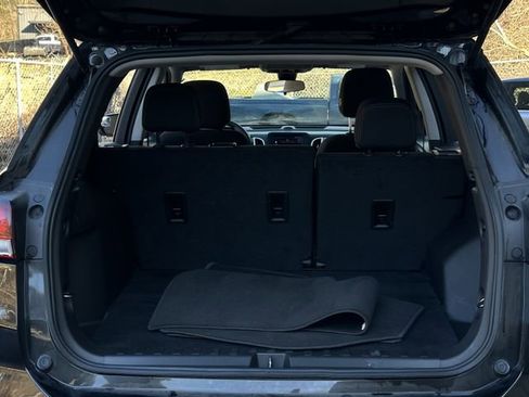 Used 2023 Chevrolet Equinox LS w/ Midnight Edition image 30