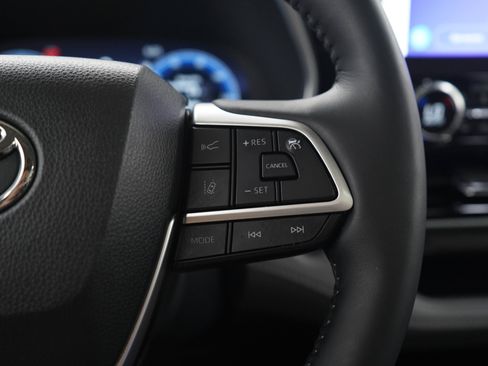 Used 2023 Toyota Highlander Platinum AWD/4WD image 28
