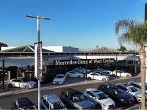 Used 2025 Genesis G70 2.5T image 9