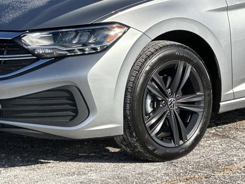 Used 2022 Volkswagen Jetta SE w/ Panoramic Sunroof Package image 8