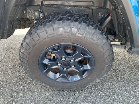 Used 2023 Jeep Gladiator Sport AWD/4WD image 9
