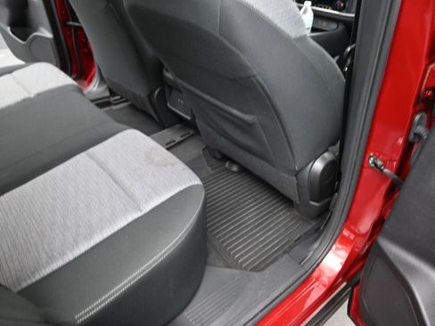 Certified 2023 Nissan Rogue SV image 18