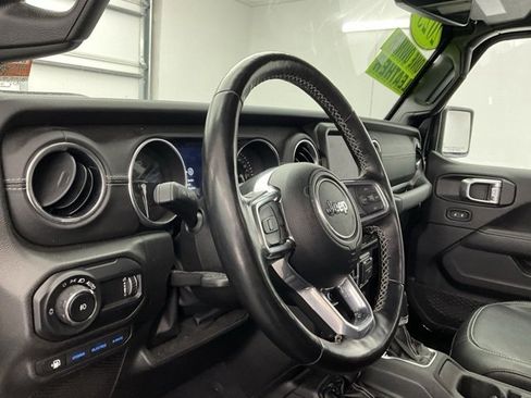 Used 2023 Jeep Wrangler Unlimited Sahara w/ Cold Weather Group image 16