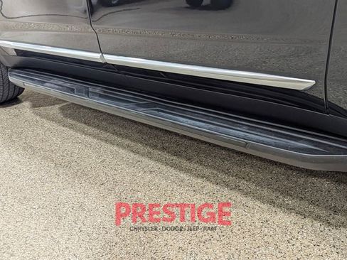 Used 2025 GMC Yukon XL Denali image 14