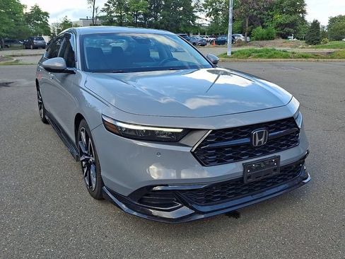 Used 2025 Honda Accord Touring image 2