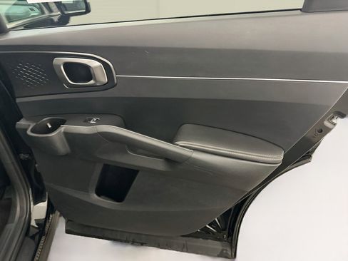 Used 2024 Kia Sorento S AWD/4WD image 32