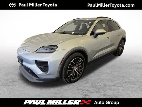 Used 2025 Porsche Macan 4S Electric AWD/4WD image 1