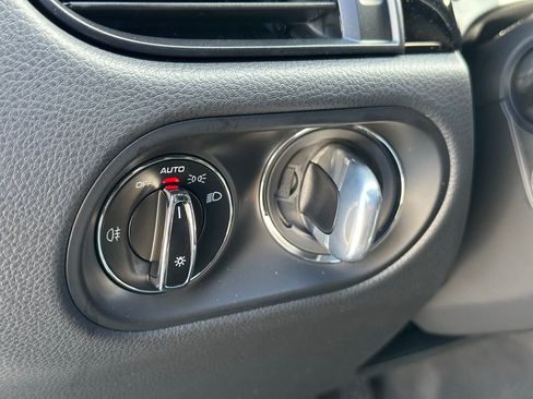 Used 2025 Porsche Macan image 17