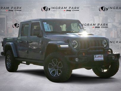 New 2025 Jeep Gladiator Mojave w/ Dual Top Group