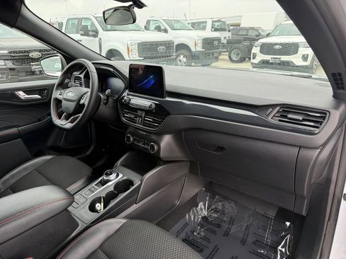 Used 2025 Ford Escape ST-Line image 10