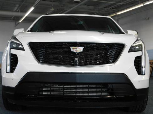 Used 2019 Cadillac XT4 Sport w/ Enhanced Visibility Package AWD/4WD image 11