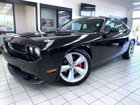 Used 2008 Dodge Challenger SRT8 RWD image 2