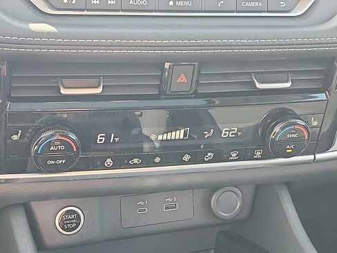 Used 2021 Nissan Rogue SV w/ Premium Package AWD/4WD image 16