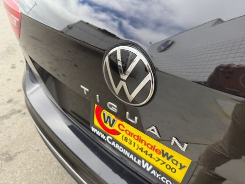 Used 2022 Volkswagen Tiguan SE FWD image 11