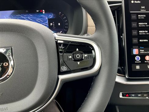 New 2026 Volvo XC90 B5 Core image 18