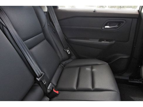 Used 2023 Nissan Rogue SV w/ SV Premium B Package image 15