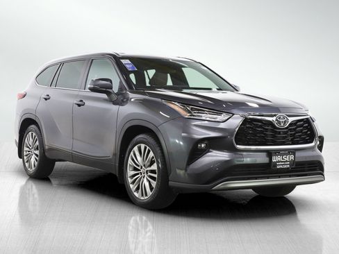 Used 2022 Toyota Highlander Platinum image 7