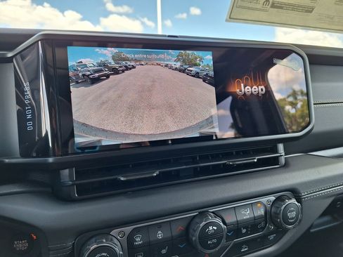 New 2025 Jeep Wrangler Unlimited Sahara AWD/4WD image 24