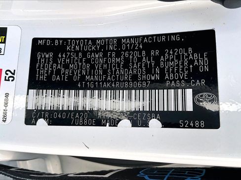 Used 2024 Toyota Camry SE image 29