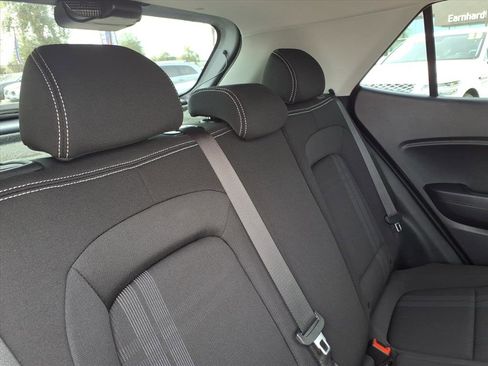 Certified 2025 Hyundai Venue SEL image 14