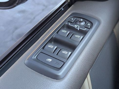 Used 2016 Land Rover LR4 HSE Silver Edition image 26