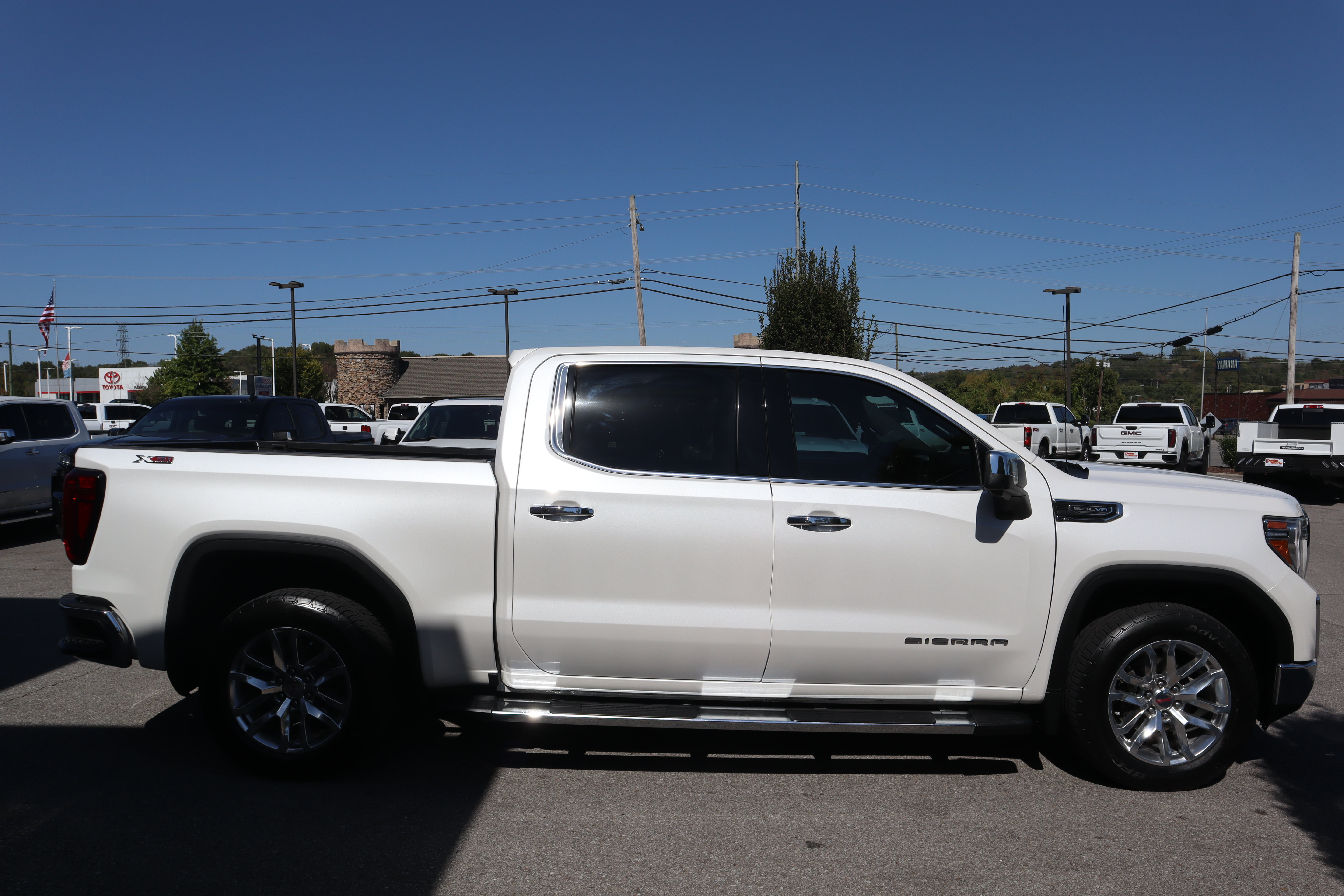 Used 2021 GMC Sierra 1500 SLT w/ SLT Convenience Package AWD/4WD image 5