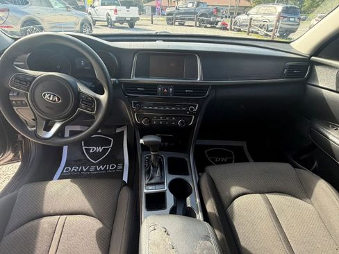 Used 2018 Kia Optima LX image 11