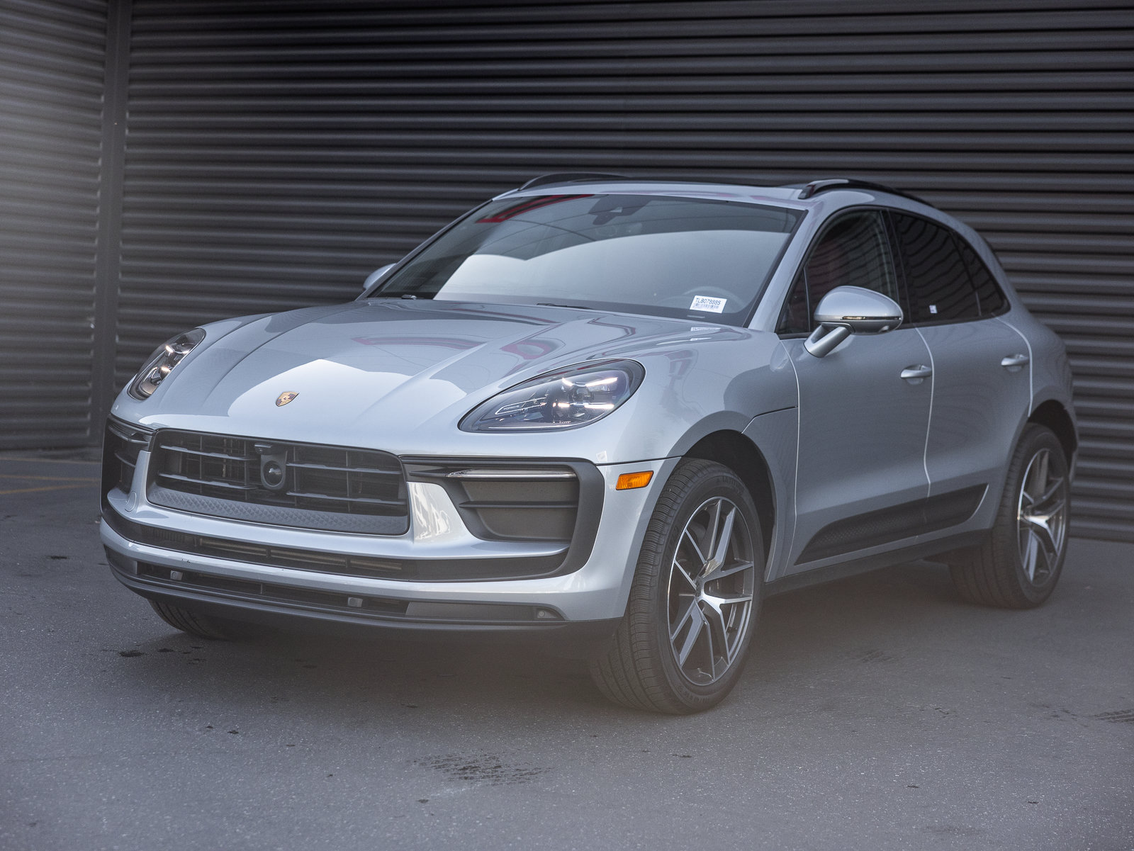 Certified 2026 Porsche Macan AWD/4WD image 1