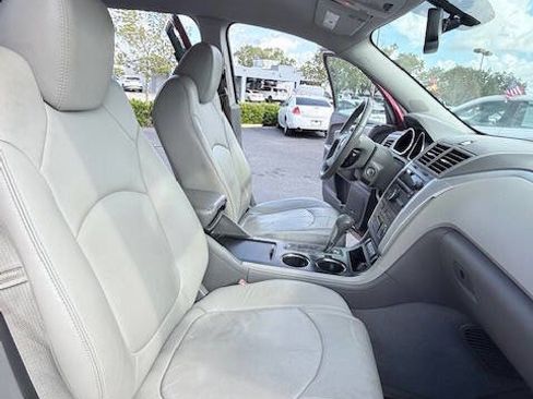 Used 2012 Chevrolet Traverse LT image 14