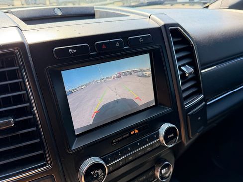 Used 2020 Ford Expedition Limited image 28