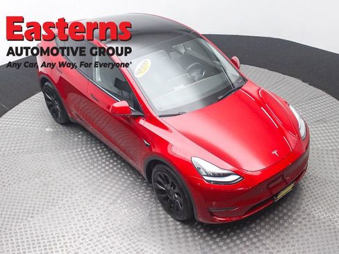 Used 2021 Tesla Model Y Long Range AWD/4WD image 3