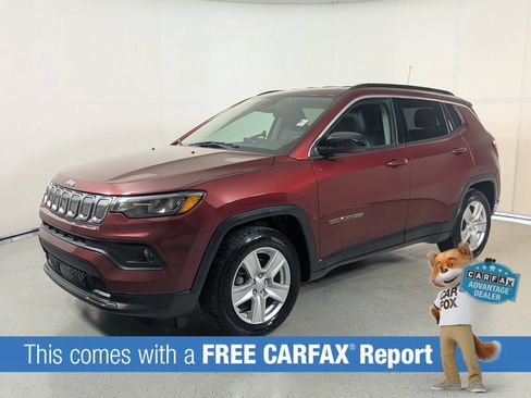 Used 2022 Jeep Compass Latitude FWD image 3