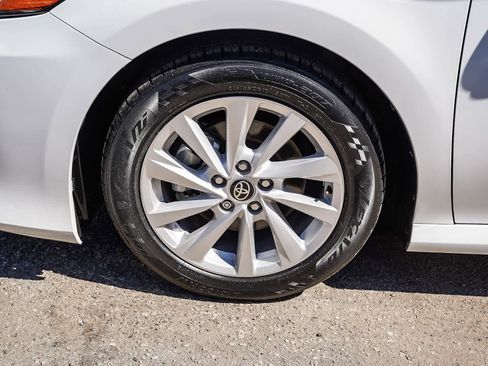 Used 2022 Toyota Camry LE image 6