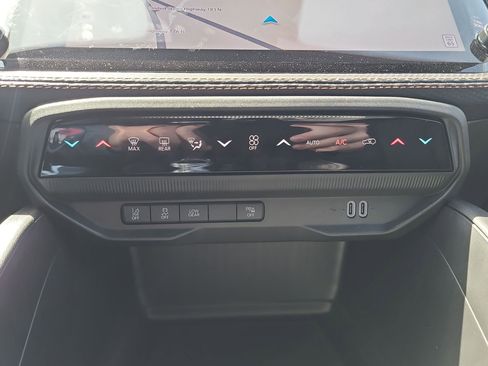 New 2026 Jeep Cherokee Limited AWD/4WD image 15