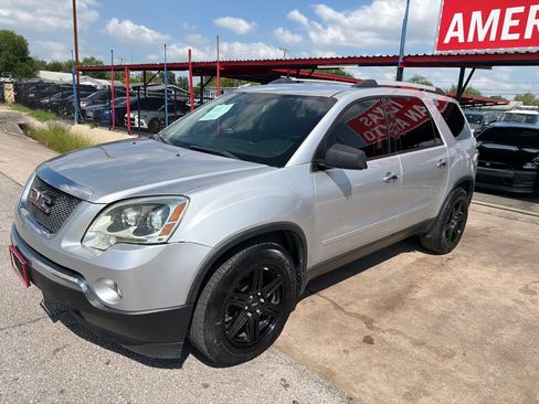 Used 2011 GMC Acadia SLE FWD image 3