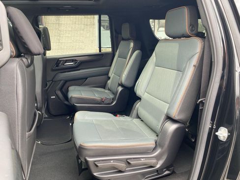 Certified 2025 GMC Yukon XL AT4 w/ AT4 Premium Plus Package AWD/4WD image 29