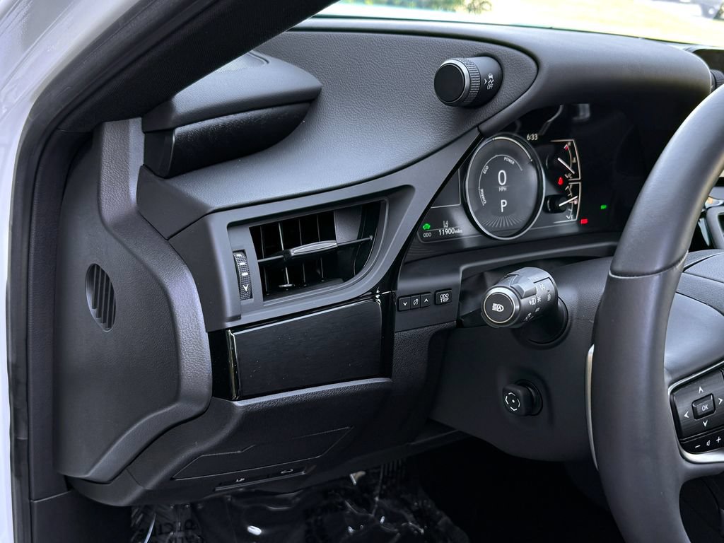 Used 2023 Lexus ES 300h w/ Premium Package FWD image 18