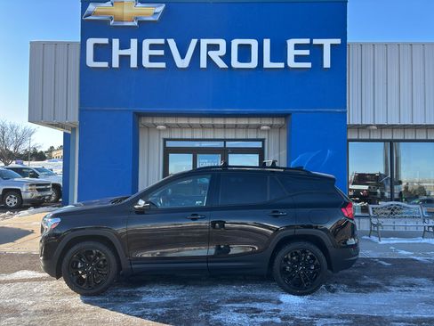 Used 2021 GMC Terrain SLT w/ Infotainment Package II image 4