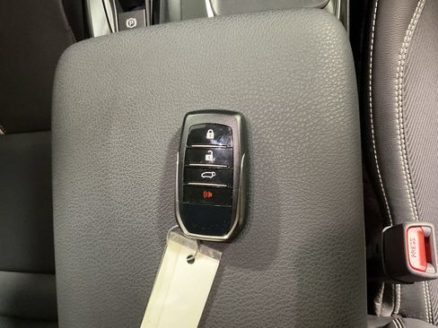 Used 2025 Toyota Camry SE AWD/4WD image 42