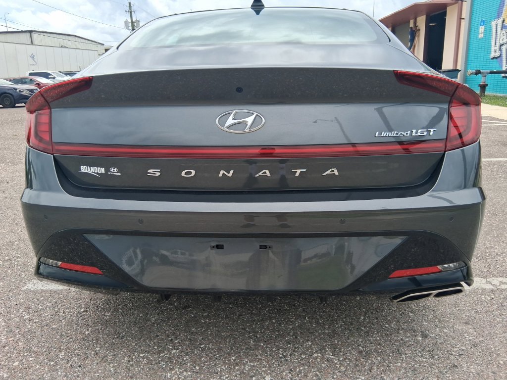 Used 2023 Hyundai Sonata Limited w/ Preferred Accessory Package FWD image 4