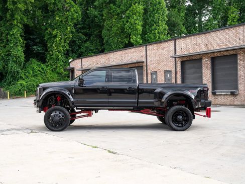 Used 2019 Ford F450 Platinum w/ Platinum Ultimate Package AWD/4WD image 3