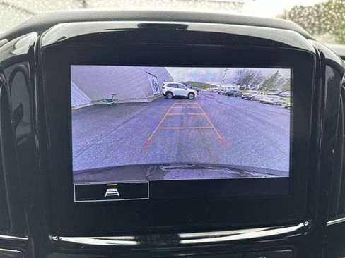 Used 2023 Chevrolet Traverse LT AWD/4WD image 24