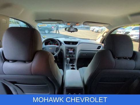 Used 2017 Chevrolet Traverse LS FWD image 18