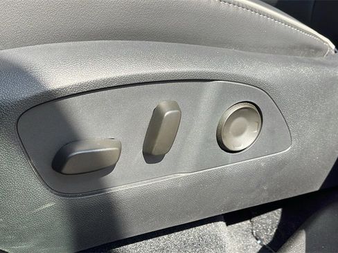 Used 2025 Buick Enclave Sport Touring w/ Power Package image 11