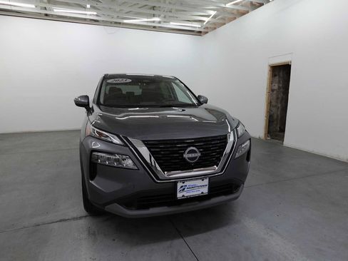 Used 2023 Nissan Rogue SV AWD/4WD image 3