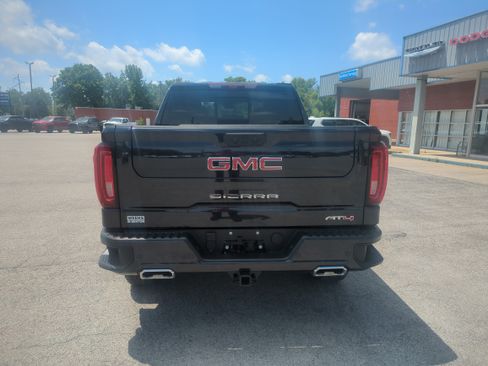 Used 2025 GMC Sierra 1500 AT4 w/ AT4 Premium Package AWD/4WD image 3