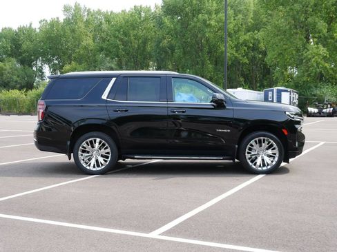 Used 2021 Chevrolet Tahoe LT w/ LT Signature Package AWD/4WD image 4